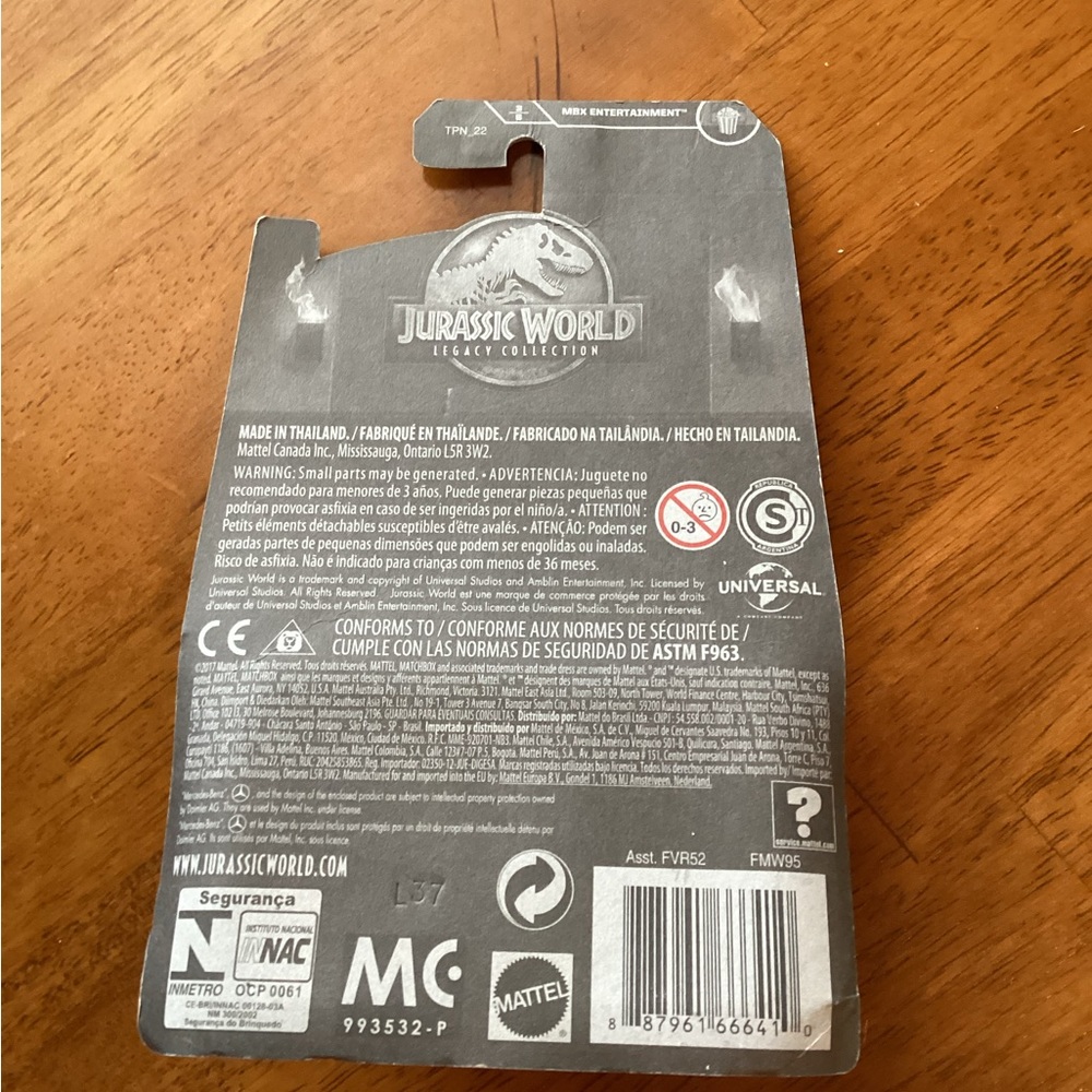 Pair of Two Jurassic World Legacy Collection Matchbox Cars - Picture 5 of 8